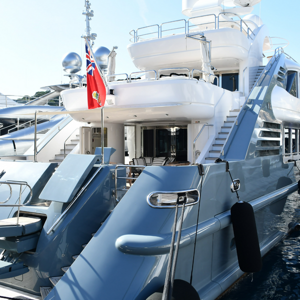 HOW MUCH DOES IT COST TO HIDE FROM CORONAVIRUS ON A... MEGAYACHT